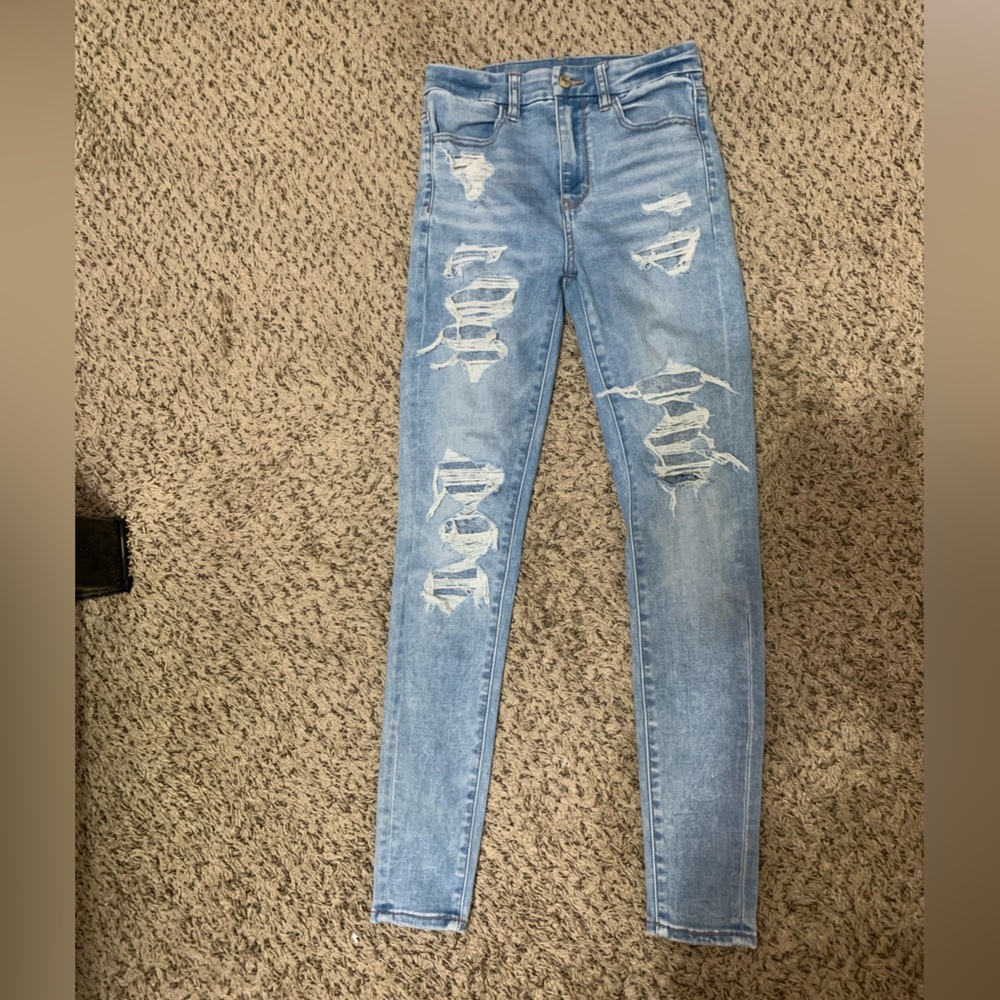 AE womens light blue jeans